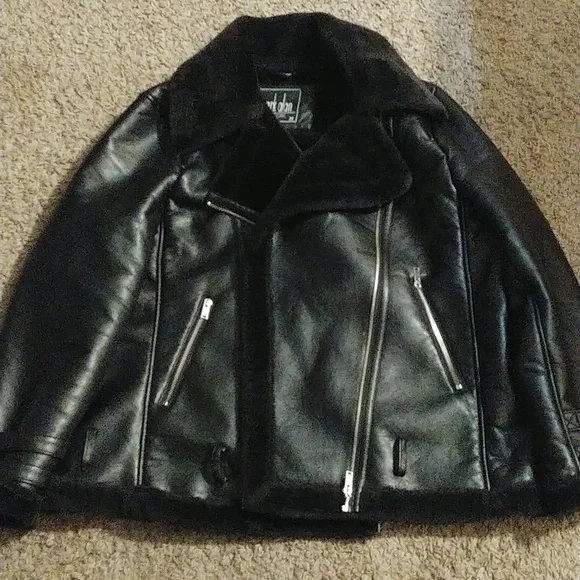 Mark Alan New York Shearling - Picture 3 of 16